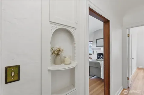 7550 21st Avenue NE Seattle WA 98115