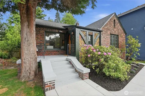 7550 21st Avenue NE Seattle WA 98115