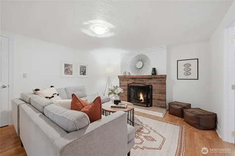 7550 21st Avenue NE Seattle WA 98115