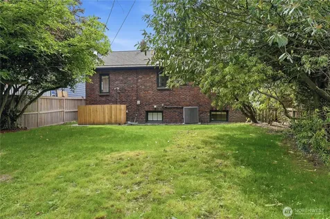 7550 21st Avenue NE Seattle WA 98115