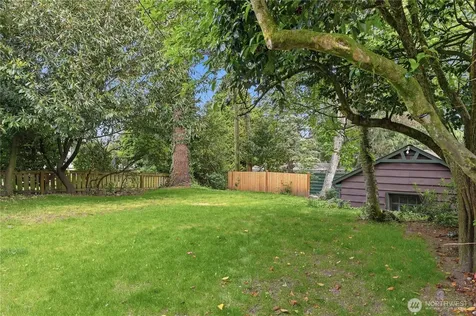 7550 21st Avenue NE Seattle WA 98115