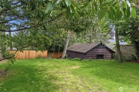 7550 21st Avenue NE Seattle WA 98115