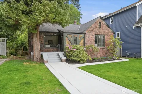 7550 21st Avenue NE Seattle WA 98115
