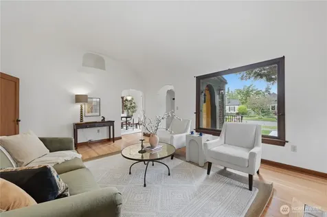 7550 21st Avenue NE Seattle WA 98115