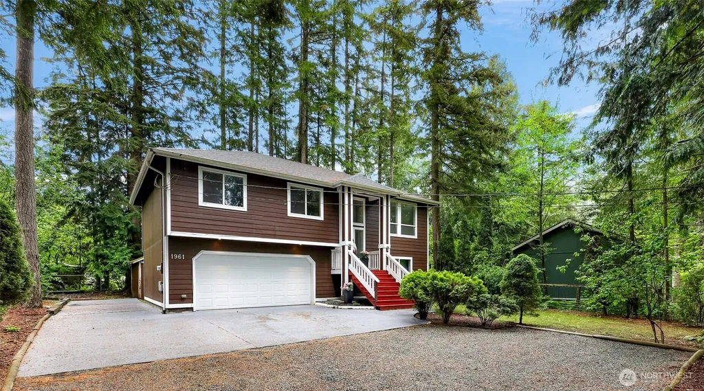 1961 Clear Valley Drive Maple Falls WA 98266
