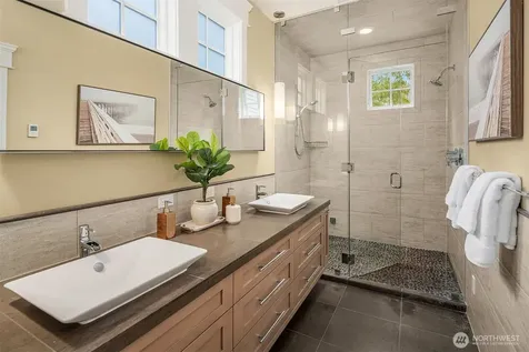 2033 E Lake Sammamish Parkway NE Sammamish WA 98074