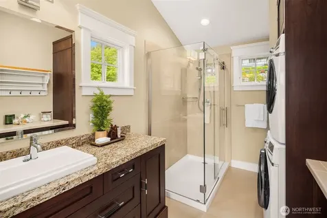 2033 E Lake Sammamish Parkway NE Sammamish WA 98074