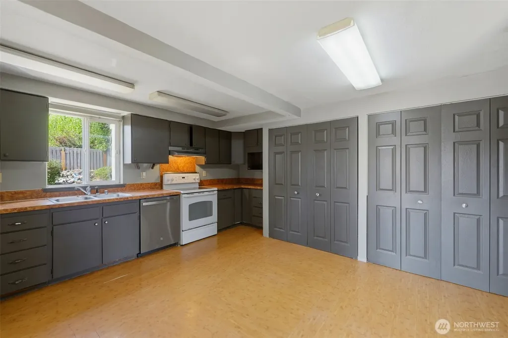 1104 Dibb Street Bremerton WA 98310