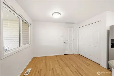4726 NE 18th Place Renton WA 98059