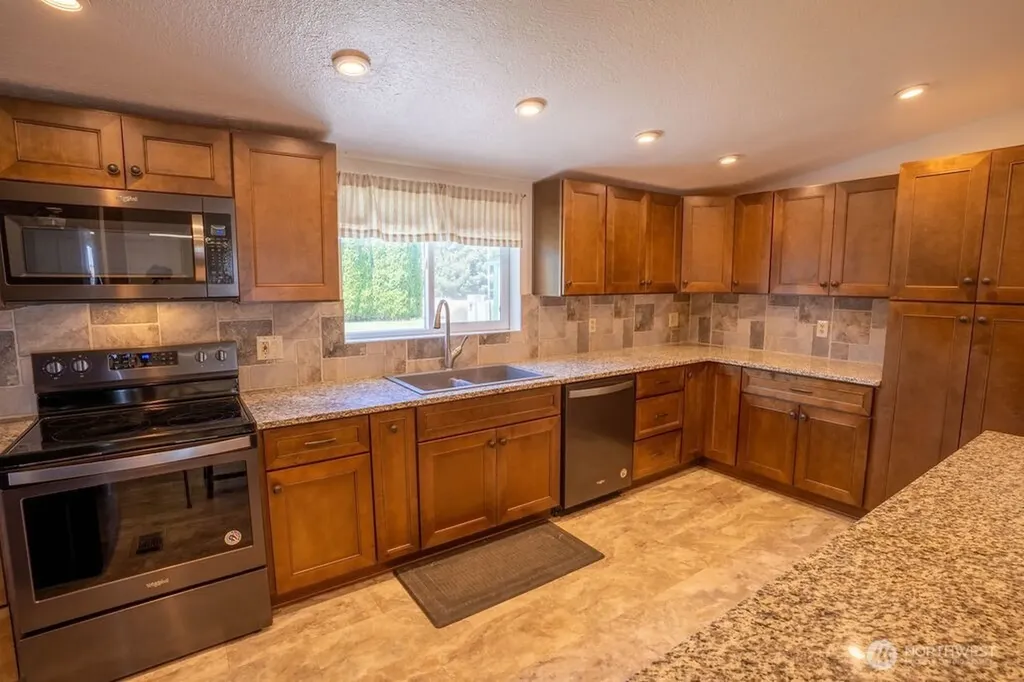 7826 Bouldercrest Road NE Moses Lake WA 98837