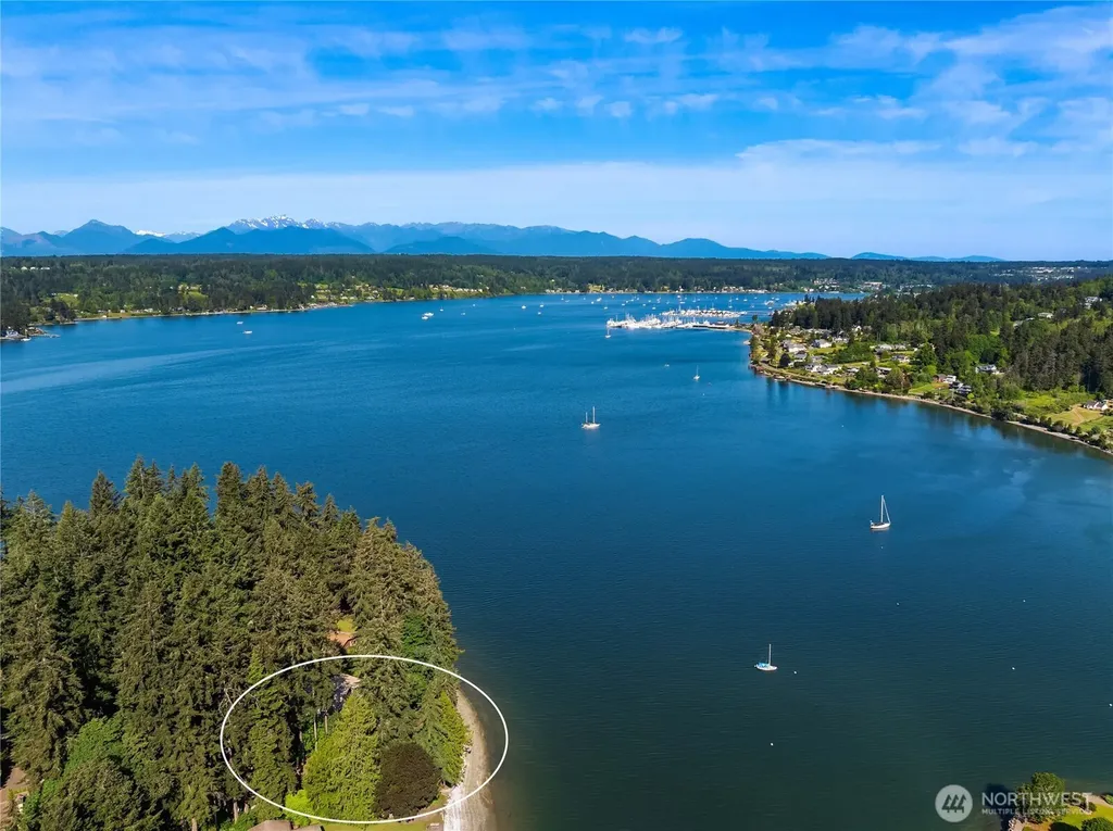 1678 NE Jacobson Road Poulsbo WA 98370