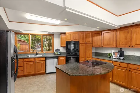 1678 NE Jacobson Road Poulsbo WA 98370