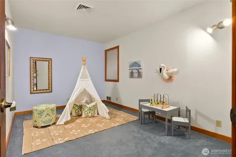 1678 NE Jacobson Road Poulsbo WA 98370