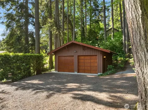 1678 NE Jacobson Road Poulsbo WA 98370
