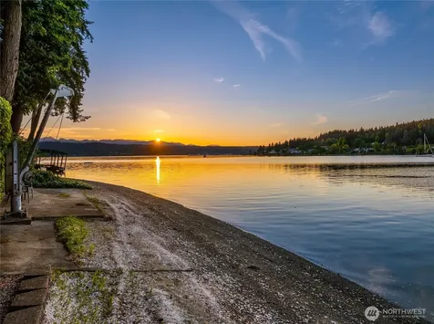 1678 NE Jacobson Road Poulsbo WA 98370