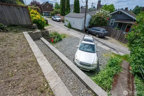 5231 12th Avenue NE Seattle WA 98105