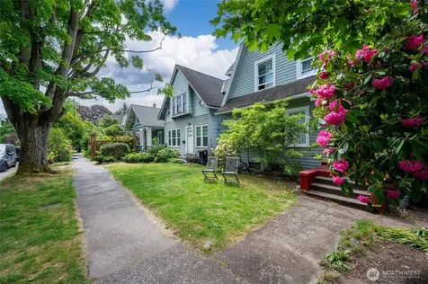 5231 12th Avenue NE Seattle WA 98105