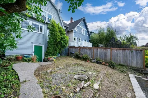 5231 12th Avenue NE Seattle WA 98105