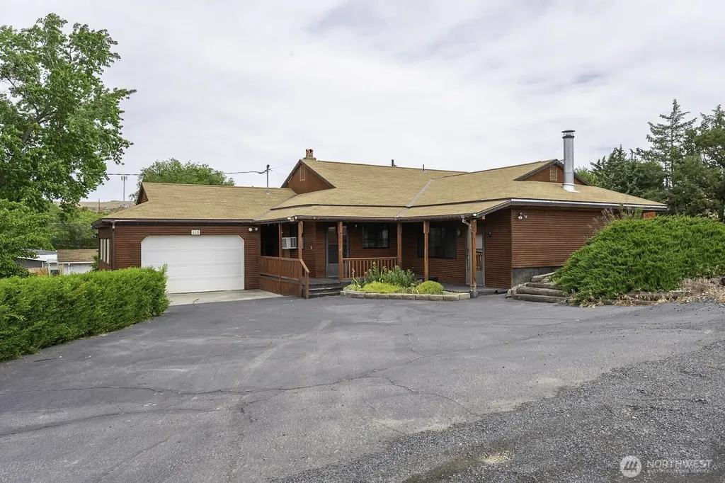 618 1st Avenue NE Soap Lake WA 98851