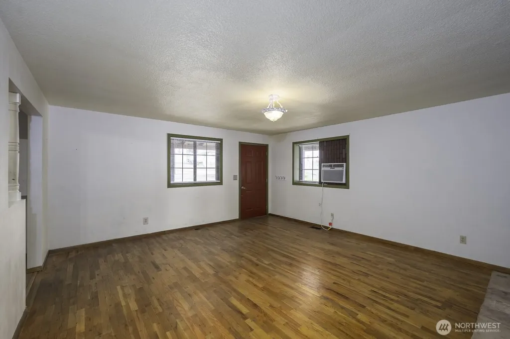 618 1st Avenue NE Soap Lake WA 98851