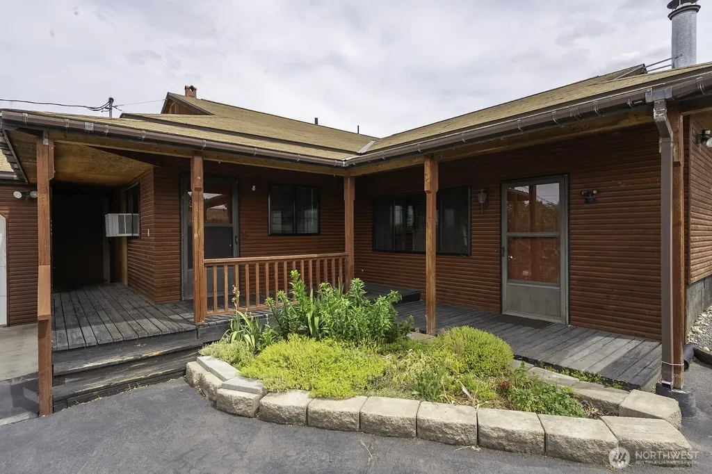 618 1st Avenue NE Soap Lake WA 98851