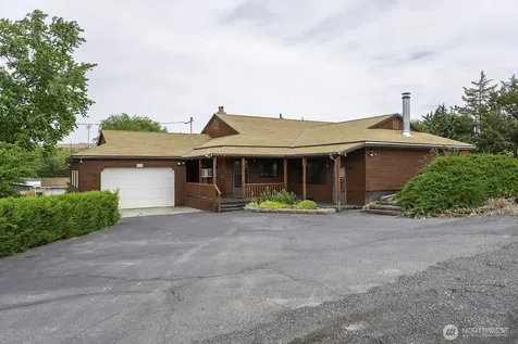 618 1st Avenue NE Soap Lake WA 98851