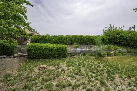618 1st Avenue NE Soap Lake WA 98851