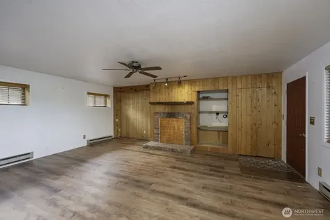 618 1st Avenue NE Soap Lake WA 98851