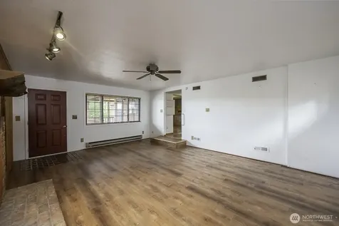 618 1st Avenue NE Soap Lake WA 98851