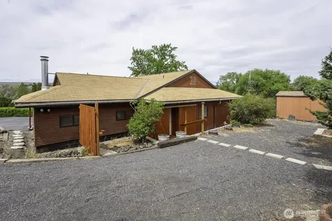 618 1st Avenue NE Soap Lake WA 98851