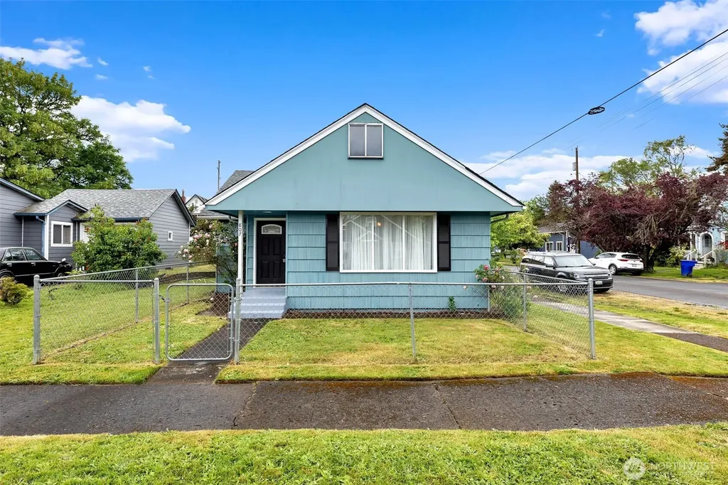 807 N 8th Avenue Kelso WA 98626
