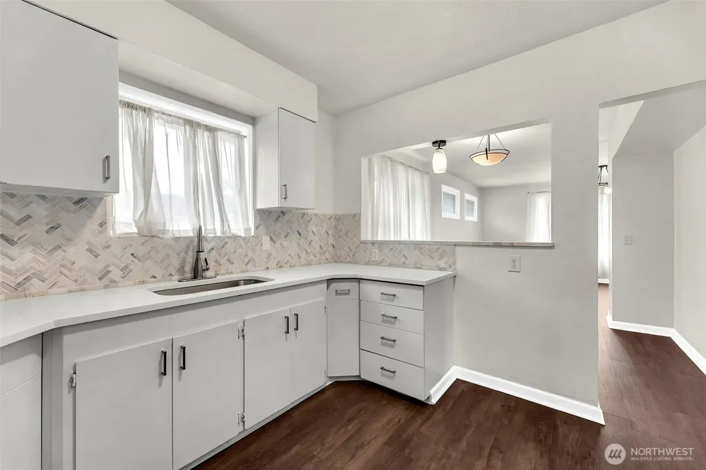 807 N 8th Avenue Kelso WA 98626