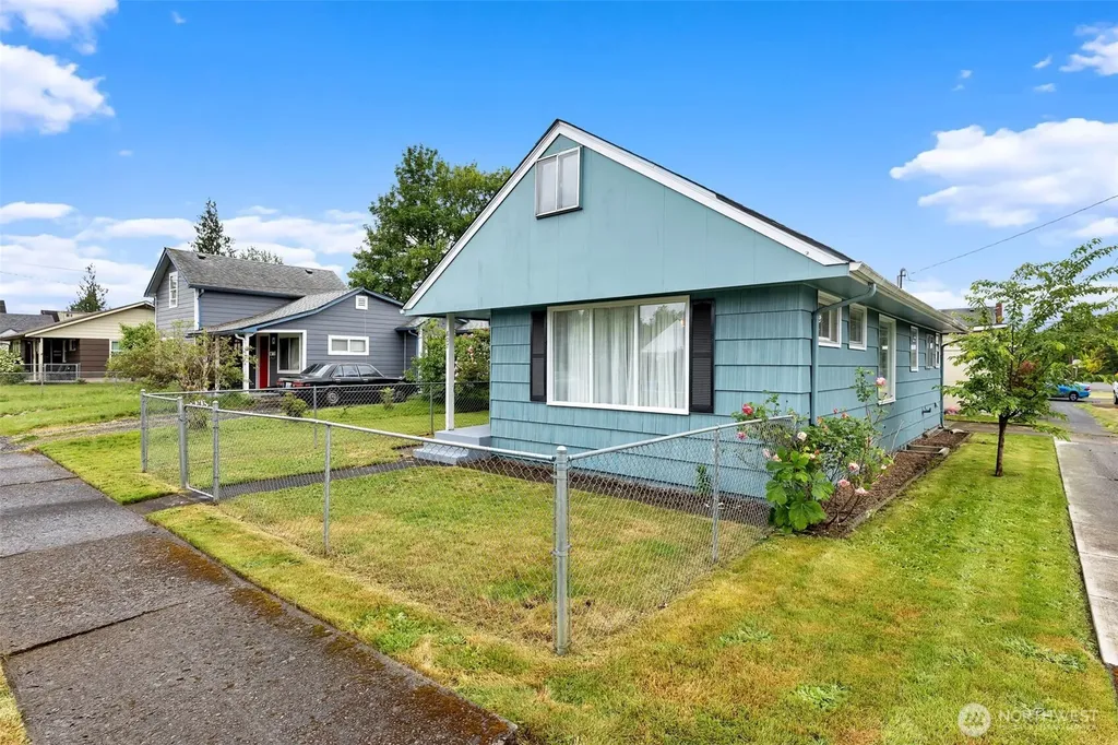 807 N 8th Avenue Kelso WA 98626