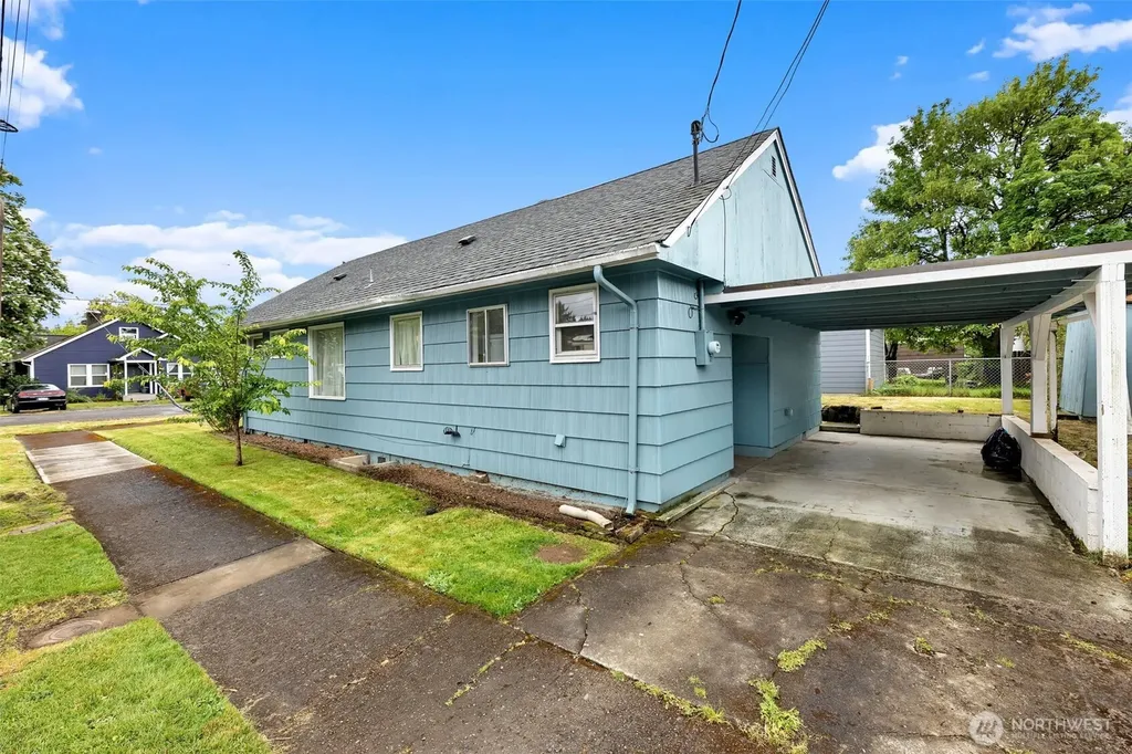 807 N 8th Avenue Kelso WA 98626
