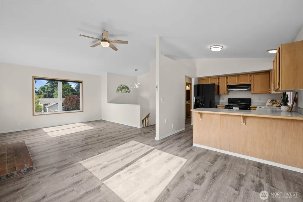 2233 NW Clinton Avenue Poulsbo WA 98370