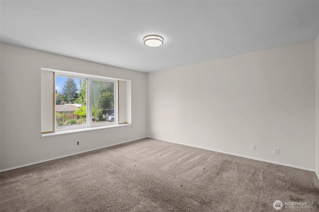 2233 NW Clinton Avenue Poulsbo WA 98370