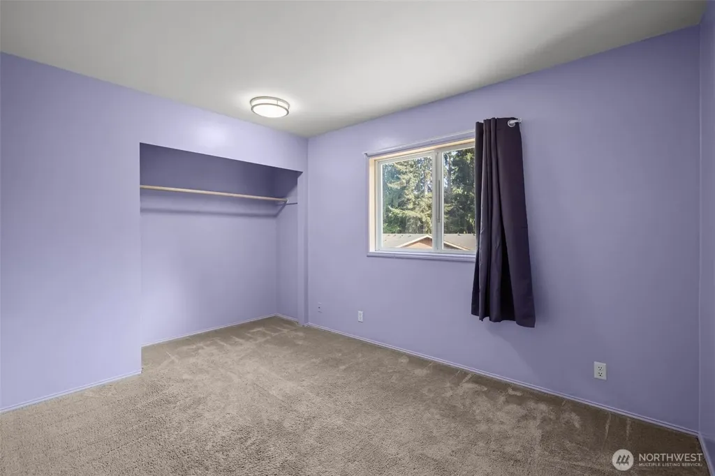 2233 NW Clinton Avenue Poulsbo WA 98370