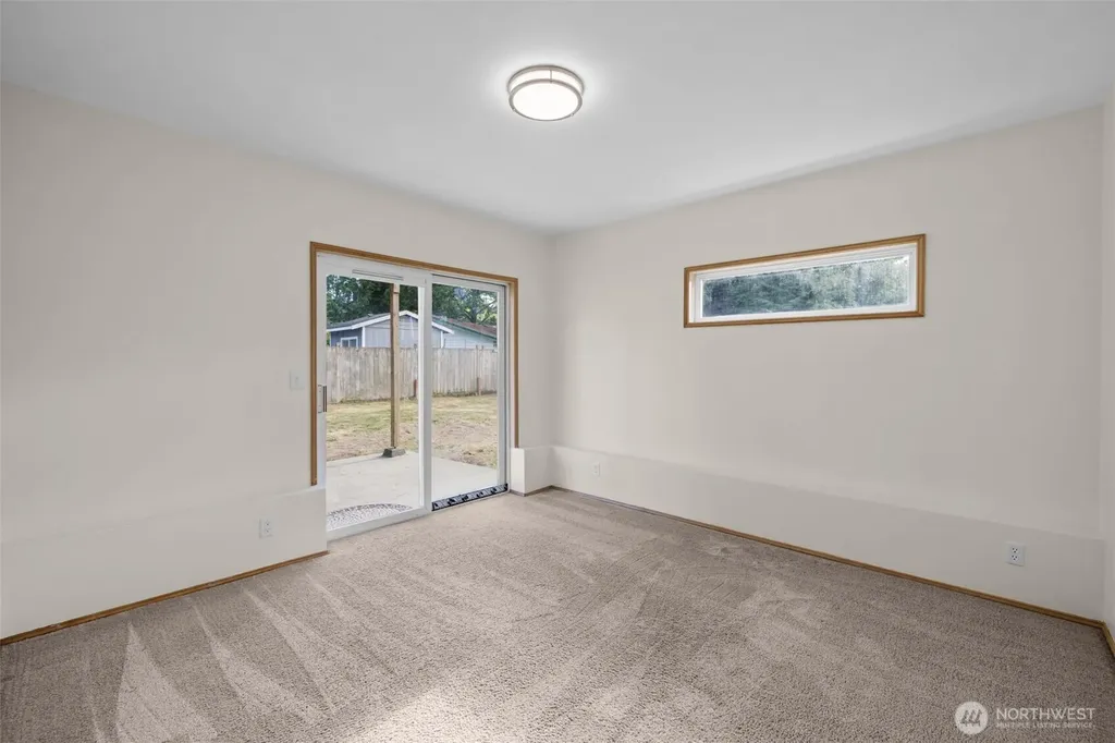 2233 NW Clinton Avenue Poulsbo WA 98370