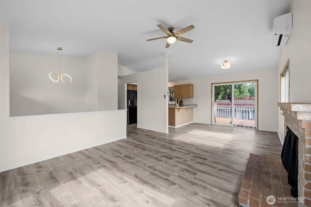 2233 NW Clinton Avenue Poulsbo WA 98370