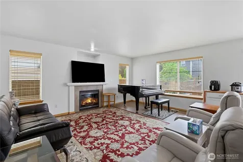 5208 NE 8th Court Renton WA 98059