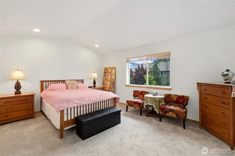 5208 NE 8th Court Renton WA 98059