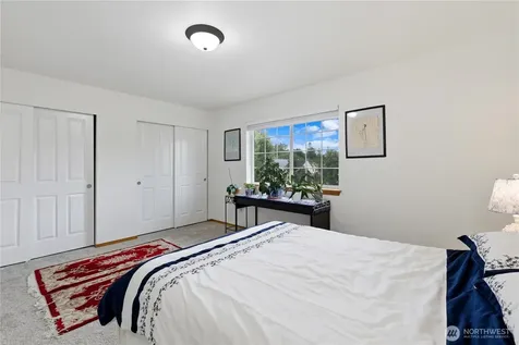 5208 NE 8th Court Renton WA 98059