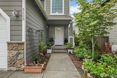 5208 NE 8th Court Renton WA 98059