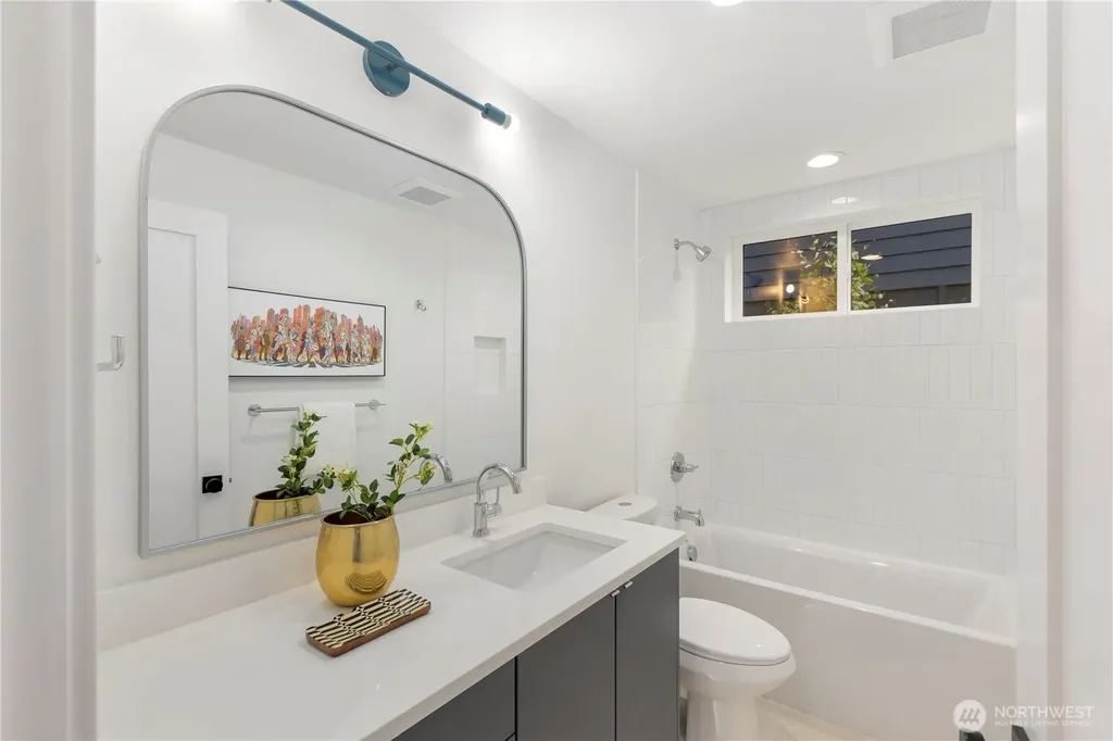 3934 S Angeline Street Seattle WA 98118