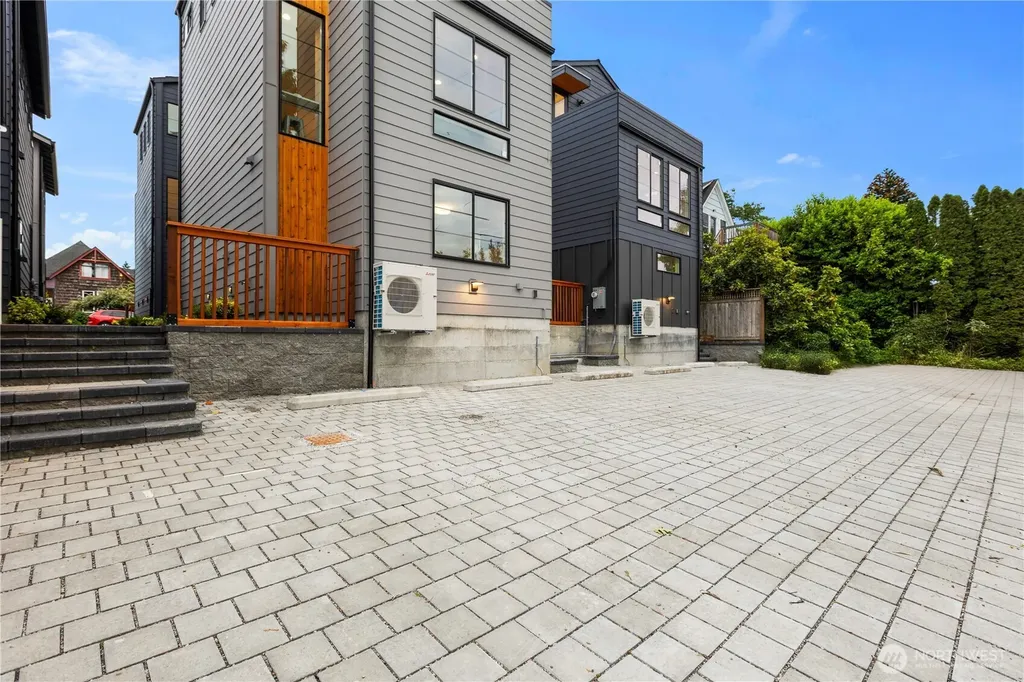3934 S Angeline Street Seattle WA 98118