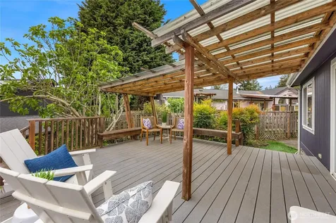 508 Madrona Way NE Bainbridge Island WA 98110