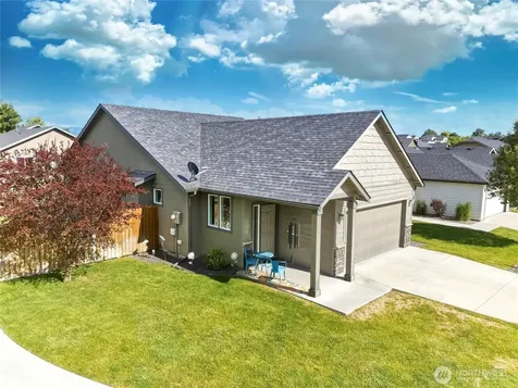 1361 SW Greeley Street College Place WA 99324