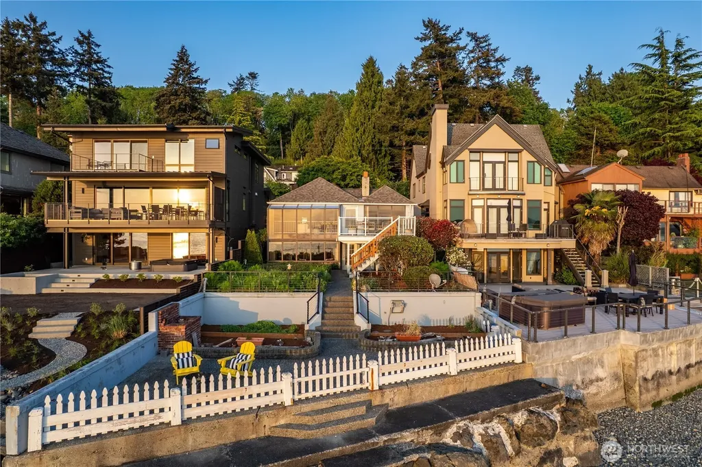 5637 Beach Drive SW Seattle WA 98136