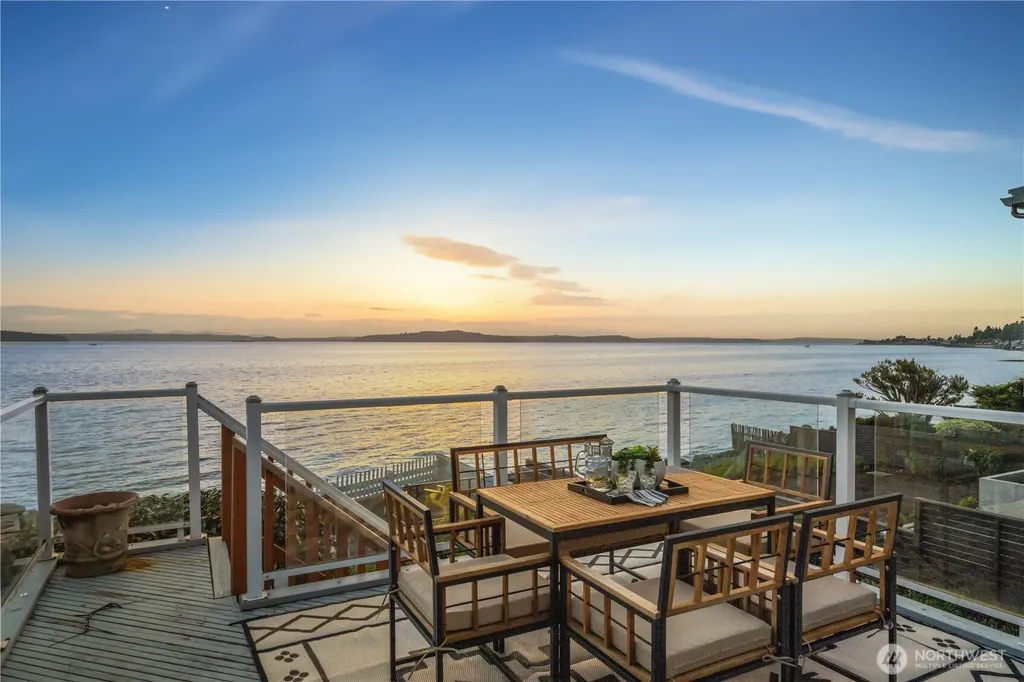 5637 Beach Drive SW Seattle WA 98136