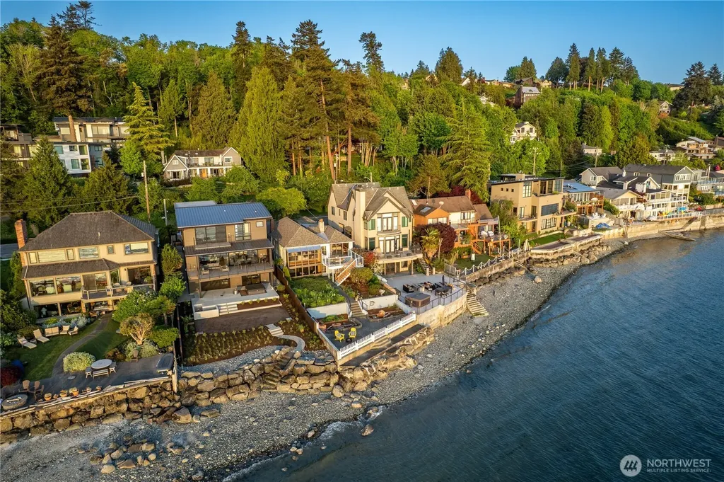 5637 Beach Drive SW Seattle WA 98136